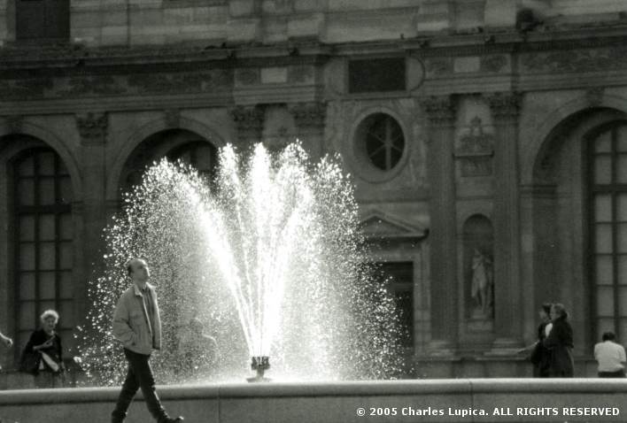 louvrefountain.jpg